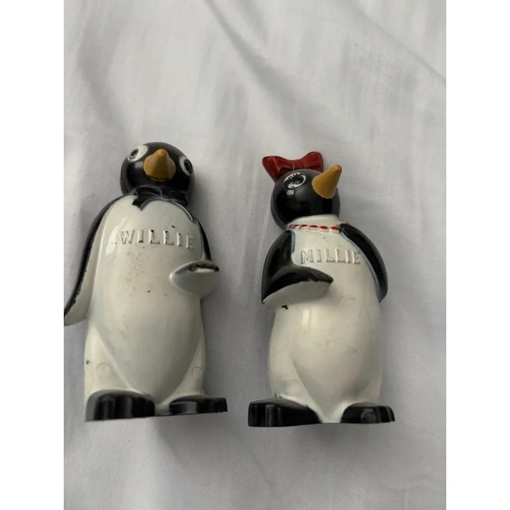 Vintage Kool Cigarettes Mascot‎ Willie & Millie Penguins Salt & Pepper Shakers